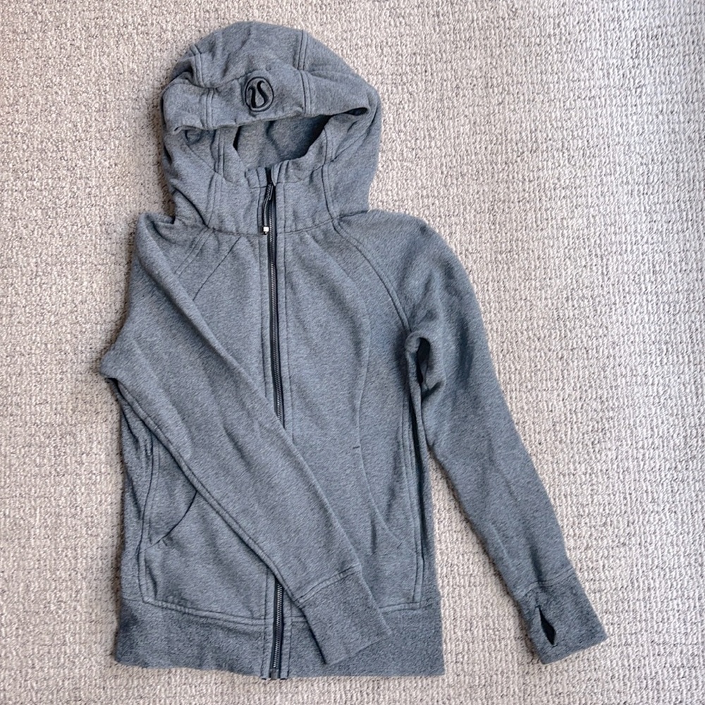 Lululemon zip up hoodie size 4 color gray